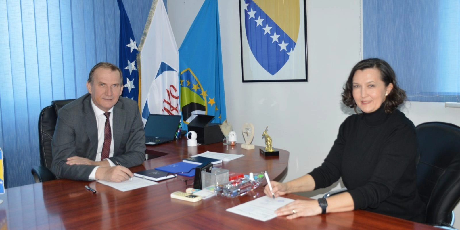 Udruženje bh. ljekara u Njemačkoj i UKC Tuzla potpisali Memorandum o saradnji: Studijske posjete i edukacije ljekara UKC Tuzla u Njemačkoj